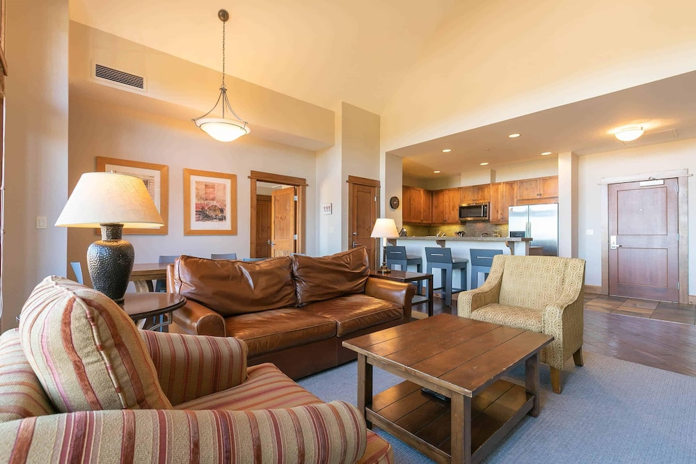 2 Bedroom - Iron Horse Lodge North 305