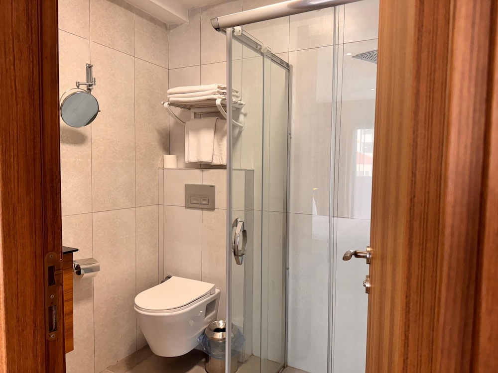 Standard Twin Room - Photo 6