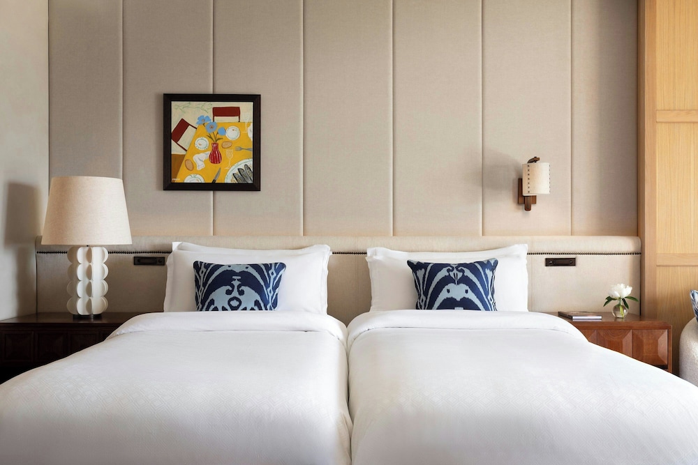 Grand Suite, 1 King Bed, Balcony