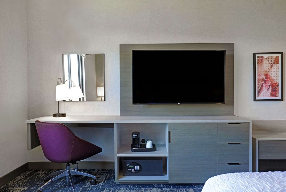 Room, 2 Queen Beds, Refrigerator - Photo 1