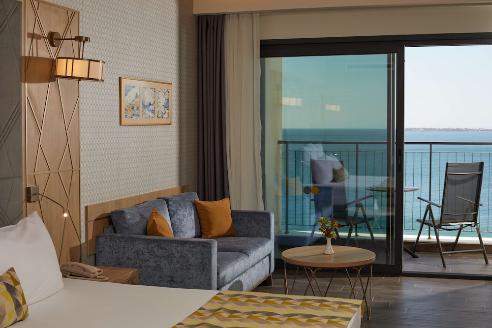 Deluxe Room, Balcony, Sea View photo 1