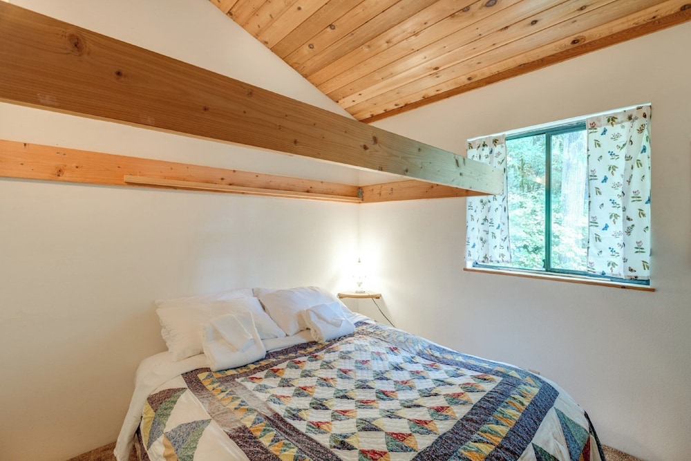 Cabin, 3 Bedrooms, Smoking, Balcony photo 2