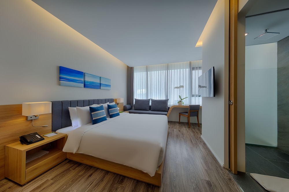Deluxe Room (with Window)