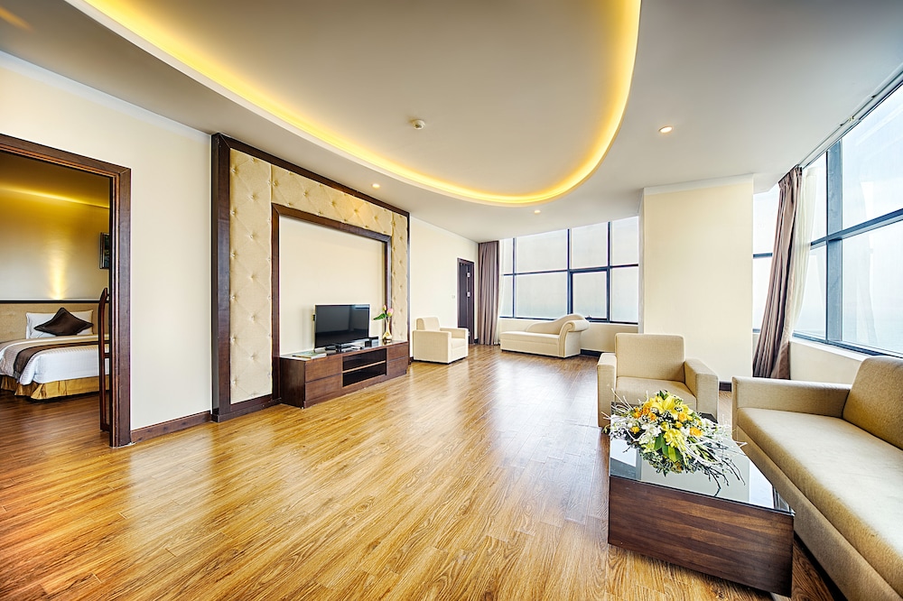 Executive Suite photo 3