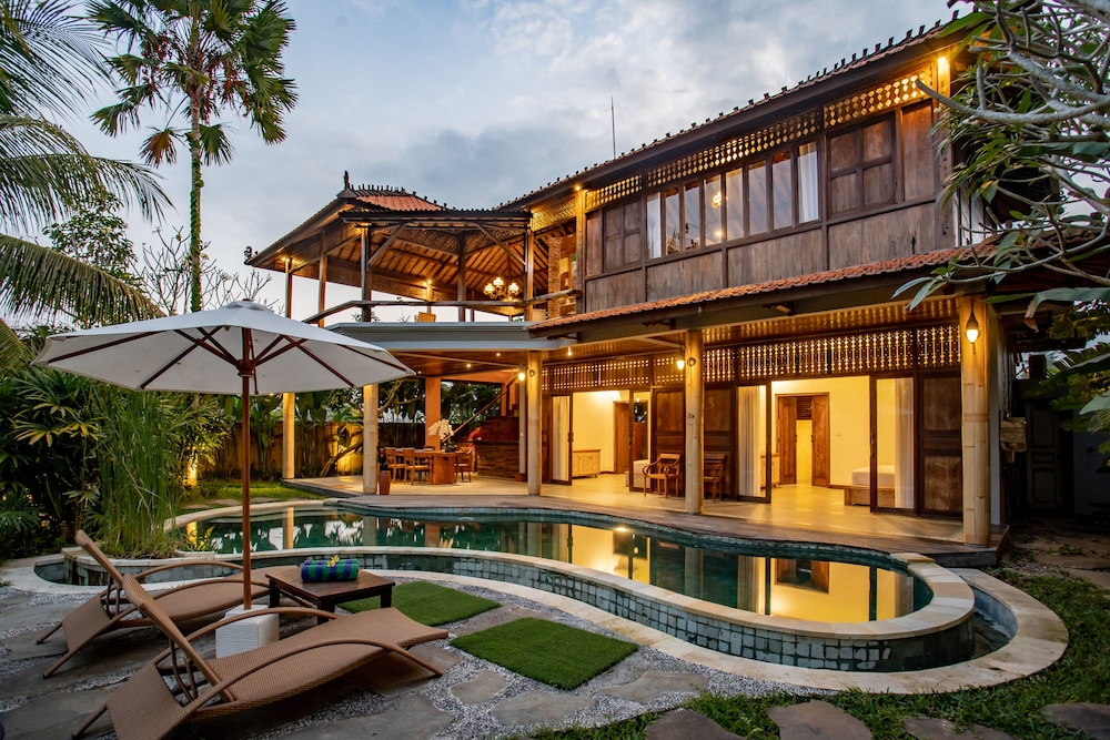 Family Three Bedroom Private Pool Villa