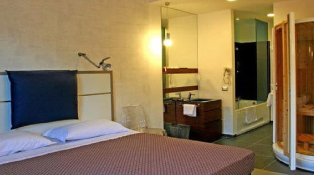Standard Double or Twin Room photo 2