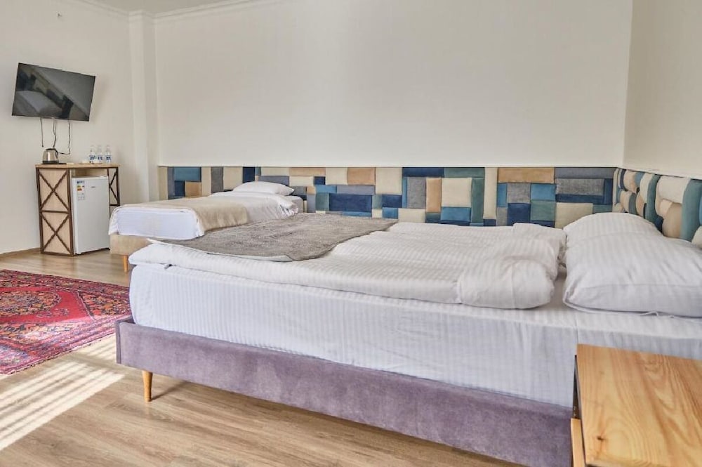 Family Triple Room, City View photo 2
