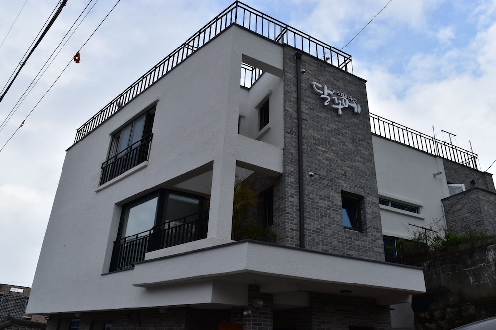203 photo 2