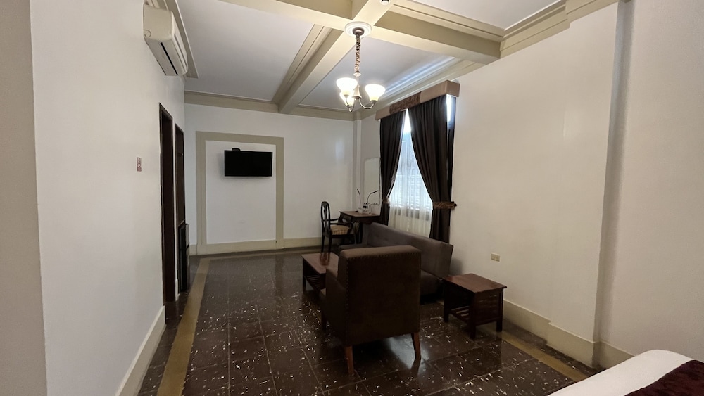 Junior Suite, 1 Queen Bed with Sofa bed photo 3