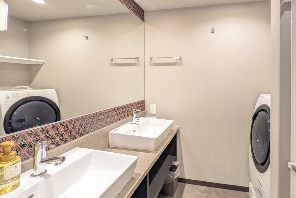 Grand Japanese Room for 1-5 guests, Non Smoking (Basement floor will be assigned) - Photo 6