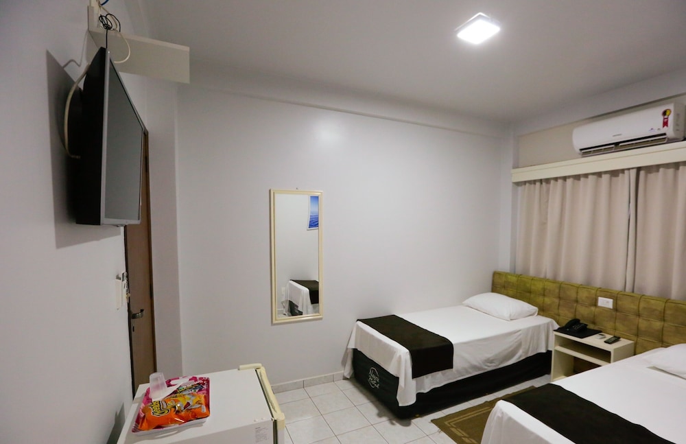 Standard Twin Room - Photo 4