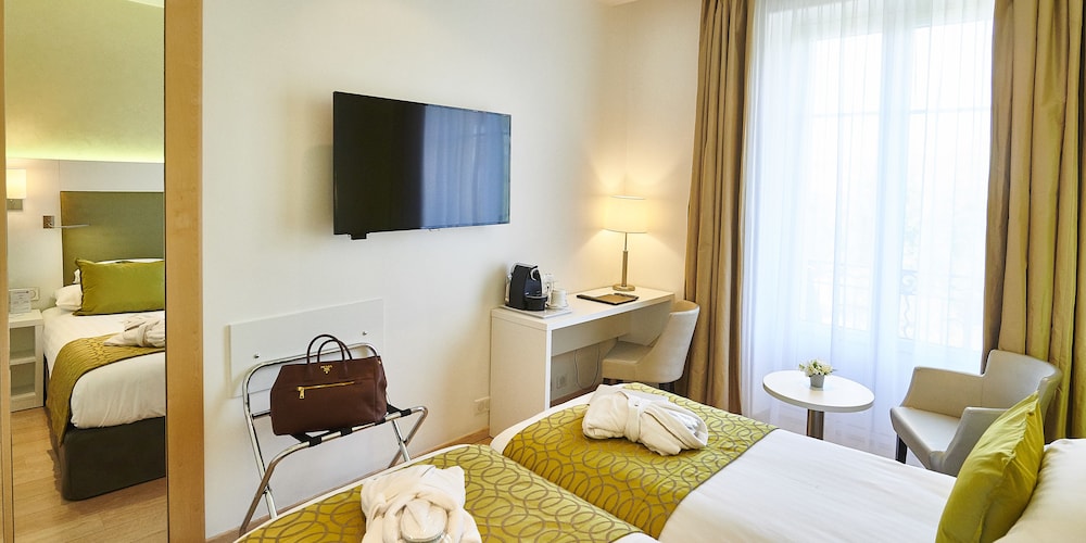 Comfort Room, 2 Twin Beds, Non Smoking - Photo 4
