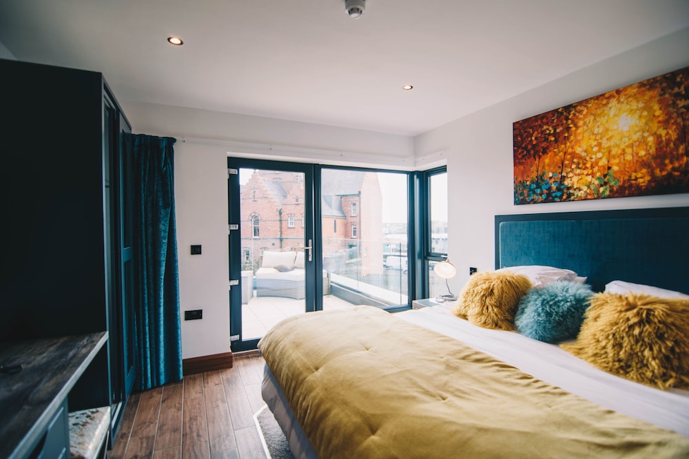 Junior Suite, Balcony (with private hot tub)