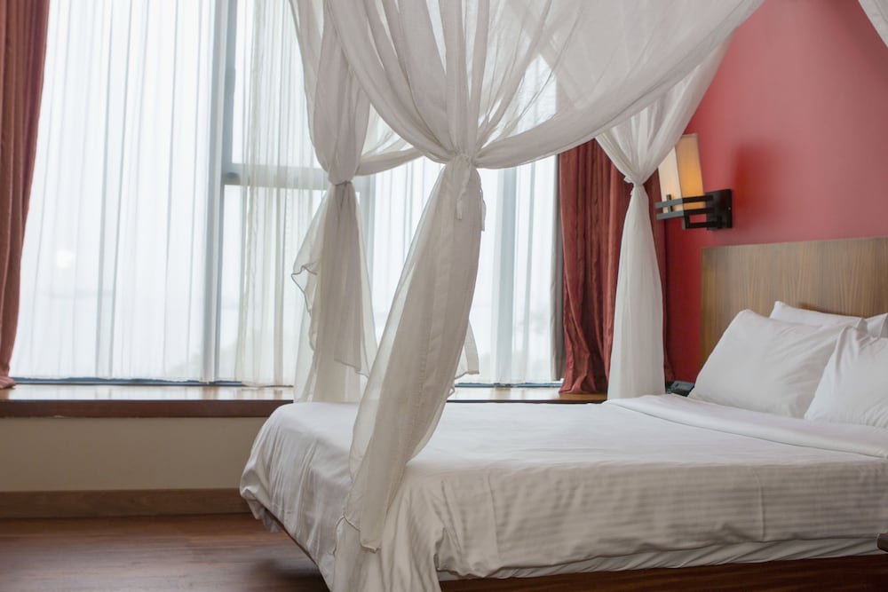 Suite, 1 Queen Bed, Garden Area (Roof Garden) photo 2