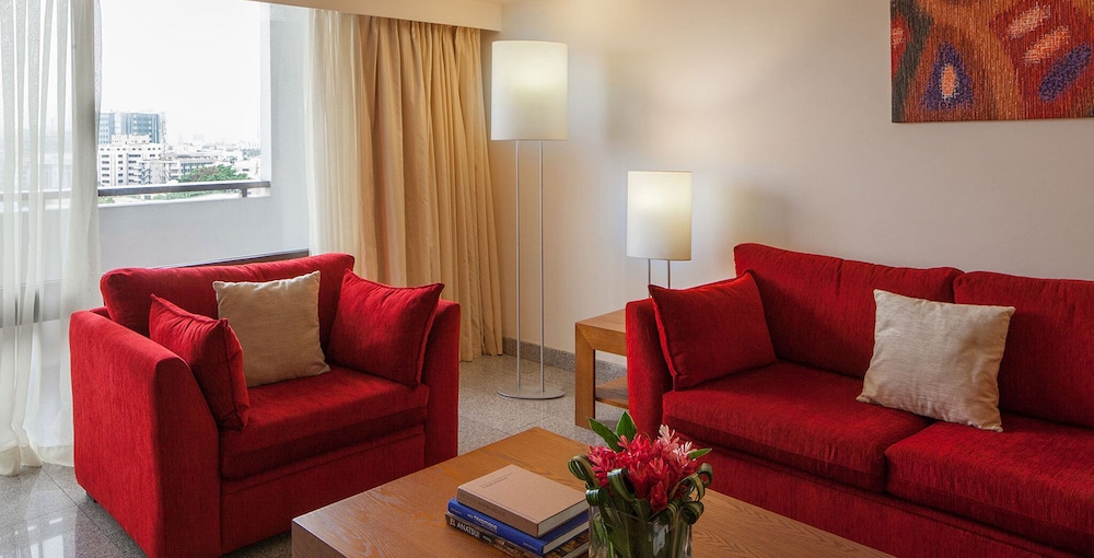 Suite, 1 King Bed, Ocean View (Classic Suites) photo 2