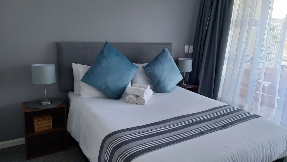Luxury Room, Balcony, Lagoon View photo 3