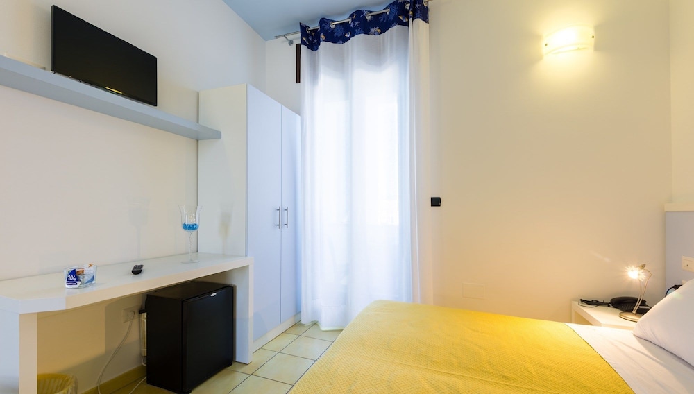 Economy Double Room - Photo 4