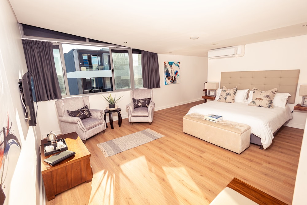 Superior Studio Suite - Photo 2