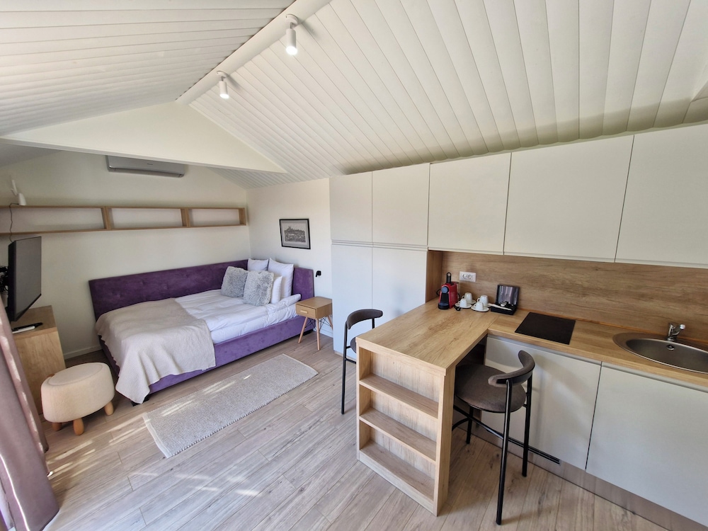 Economy Cabin photo 3