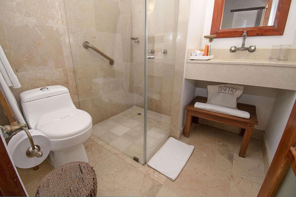 Studio Suite, 1 King Bed, Non Smoking - Photo 2
