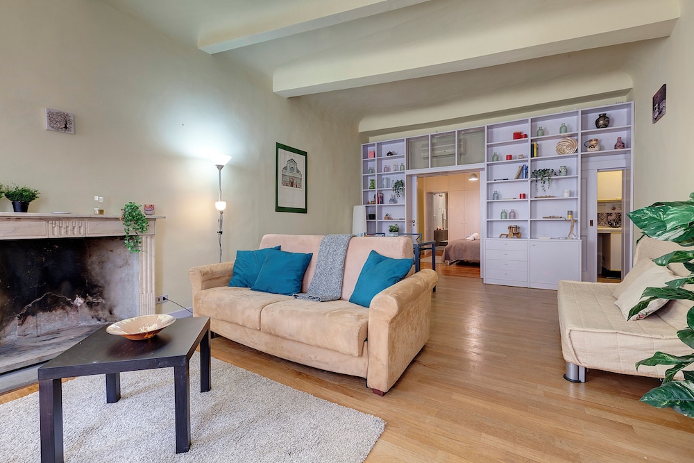 Apartment photo 1