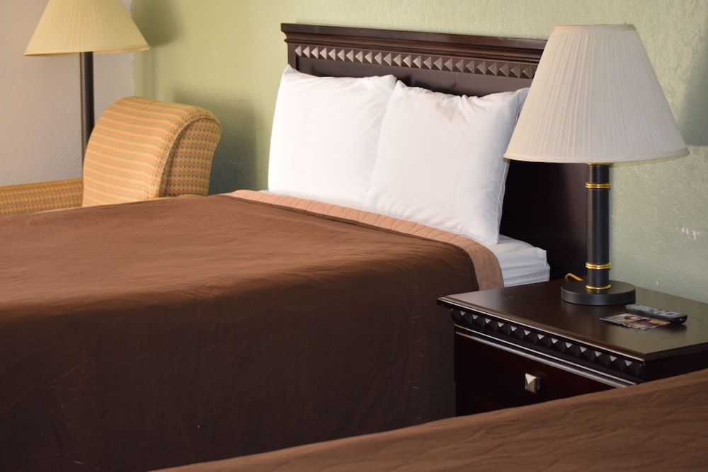 Standard Room, 2 Double Beds - Photo 1