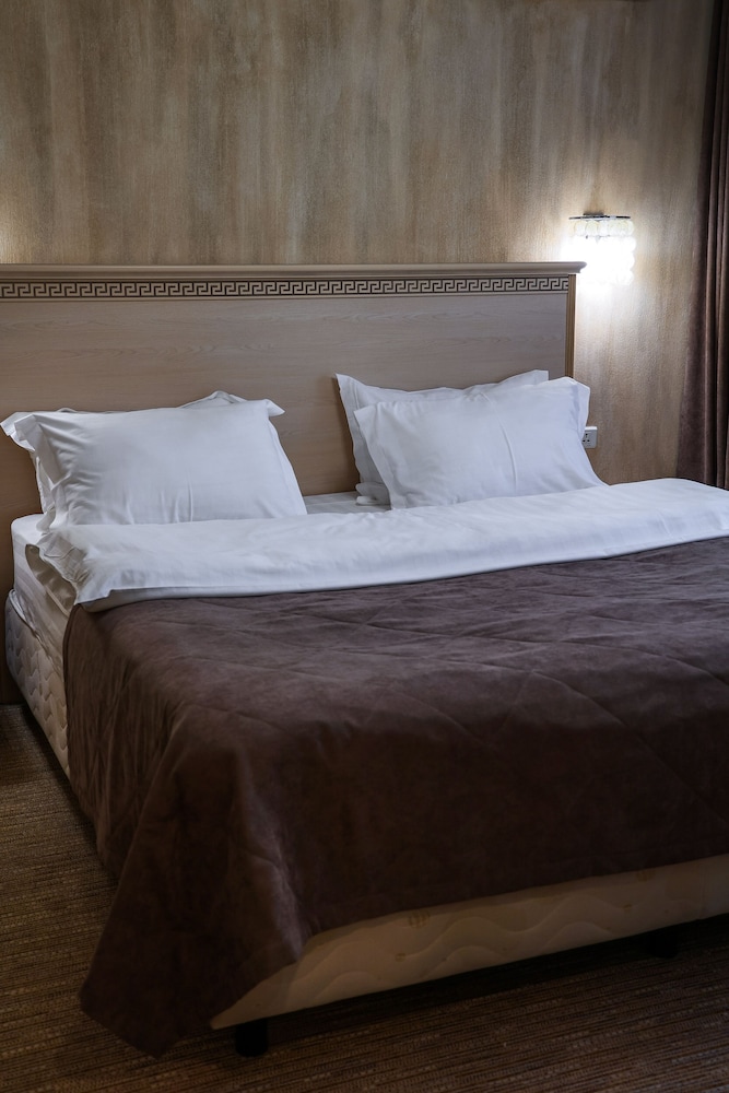 Family Suite, 1 King Bed with Sofa bed, Balcony, Park View photo 1