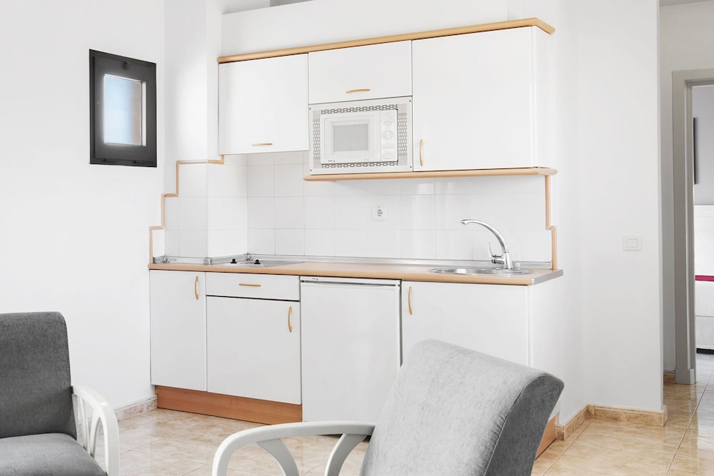 Apartment, 1 Bedroom, Pool View (2 adults and 1 child) photo 2