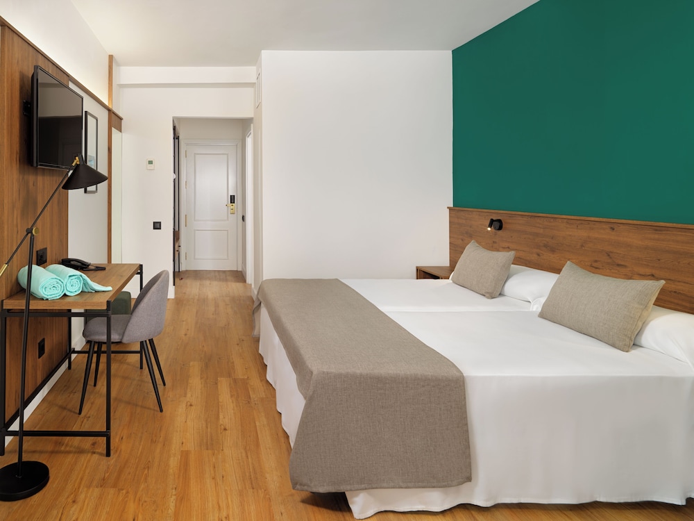 Premium Double Room, Mountain View (2 adults)