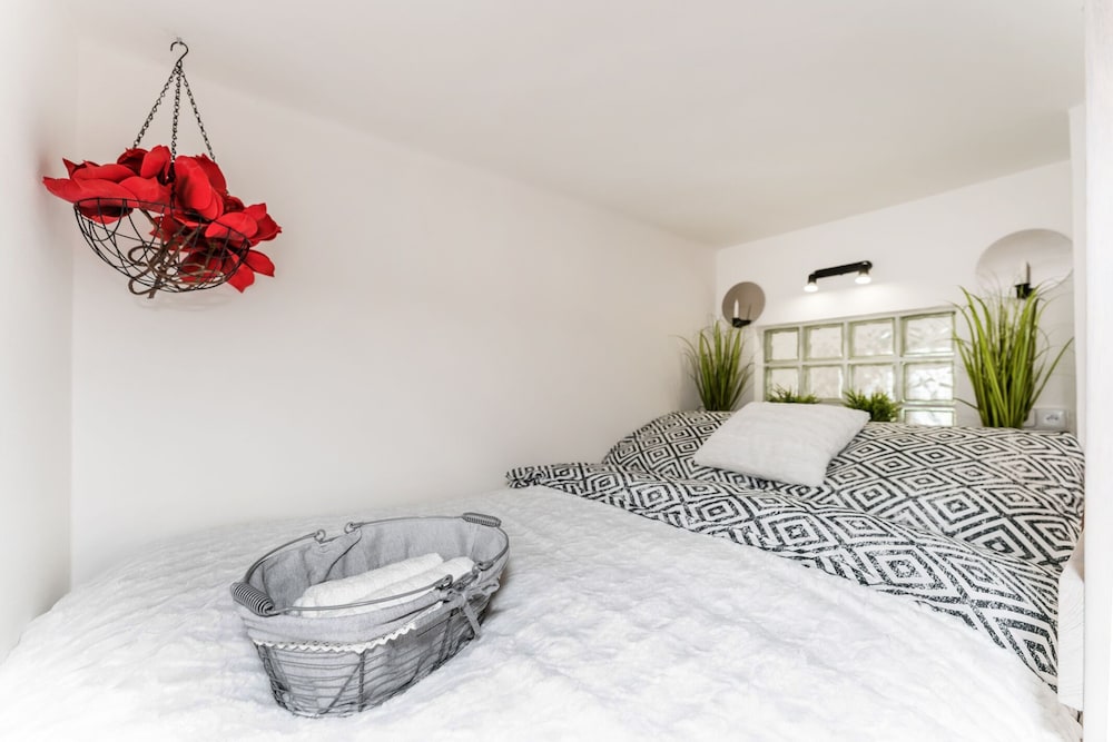 Apartment, Mezzanine photo 2