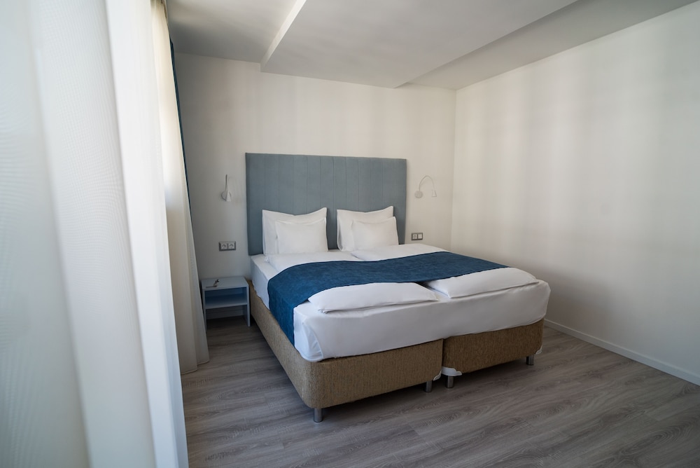 Superior Double Room with Air Conditioner photo 2