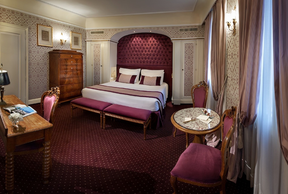 Classic Room, City View