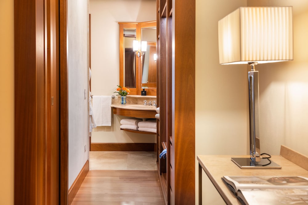 Premium Suite - Photo 3