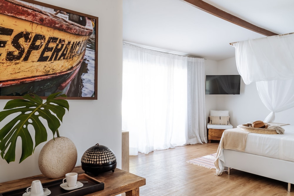 Room - Photo 11