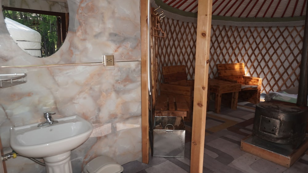 Traditional Cabin photo 3