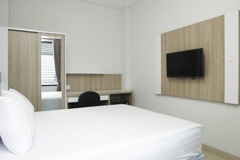 Deluxe Room, 1 Queen Bed, Non Smoking, Terrace photo 3