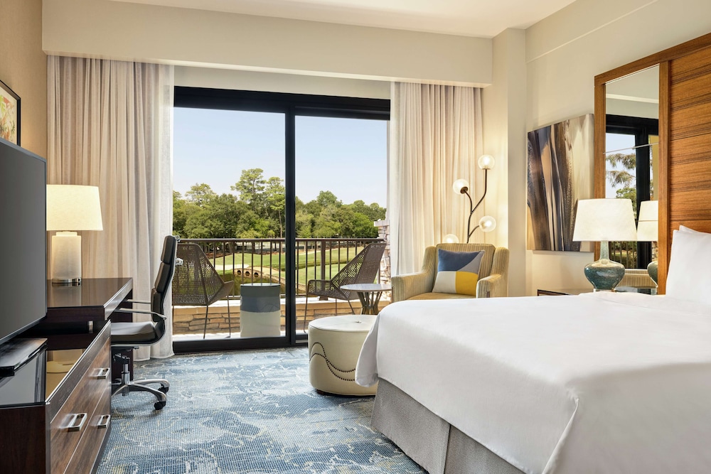 Room, 1 King Bed, Balcony - Photo 1