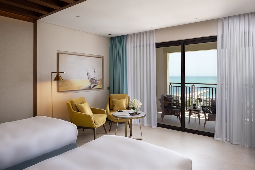 Deluxe Room (Ocean) - Photo 1