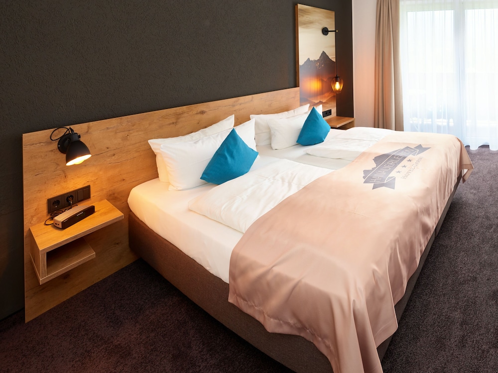 Basic Double Room, Non Smoking, Mountain View photo 3