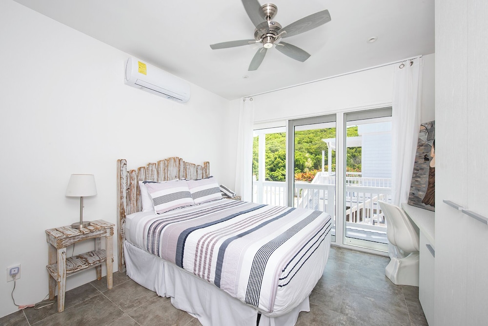 Villa photo 2