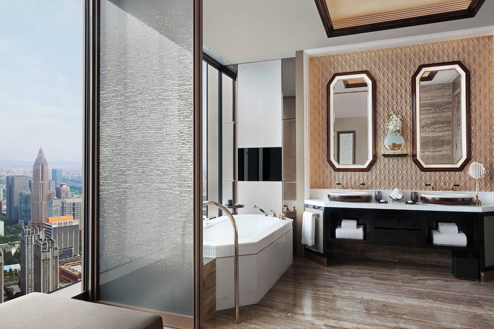 Club Room, 2 Twin Beds (View) - Photo 7