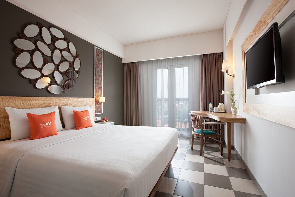 Superior Double or Twin Room, Balcony, City View photo 2