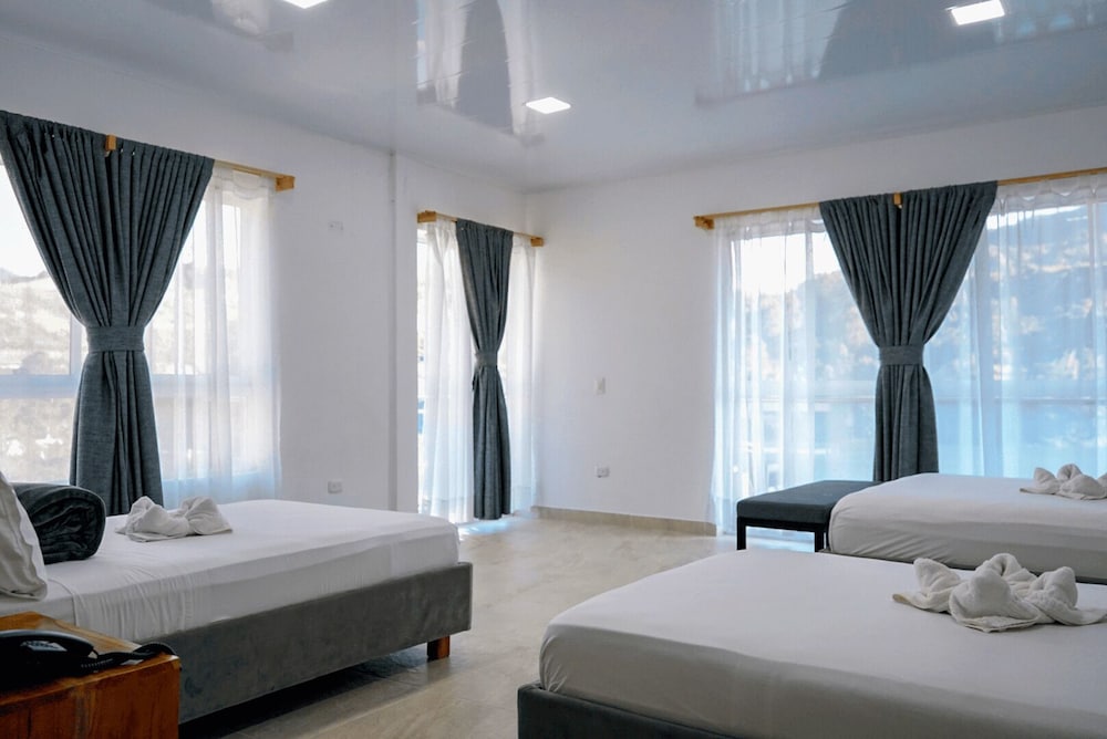 Family Quadruple Room, Lagoon View
