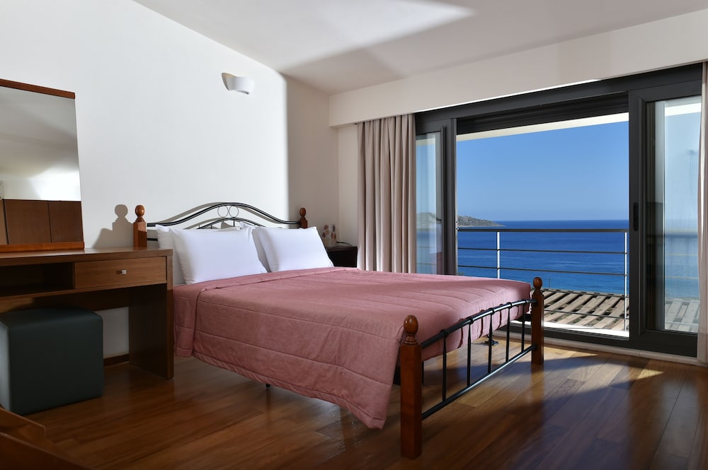 Villa with shared pool - Athina