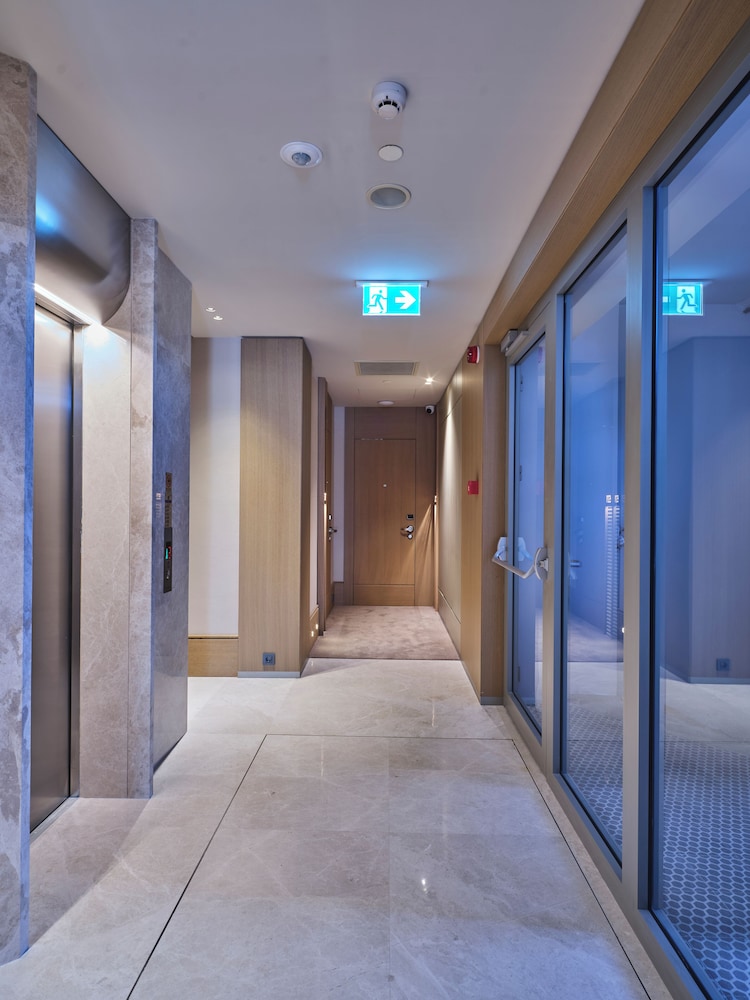 Superior Twin Room, City View photo 3