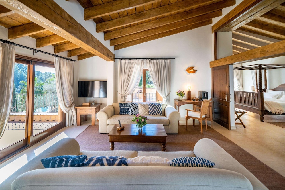 Royal Suite with Private Pool photo 3