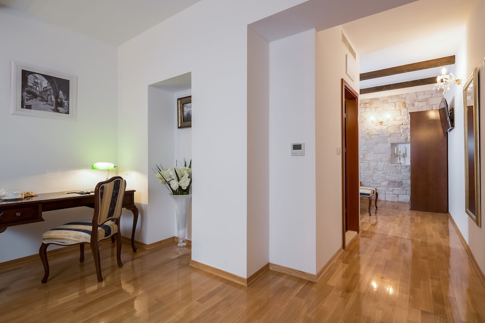 Exclusive Suite, Balcony, Courtyard View (104) photo 2