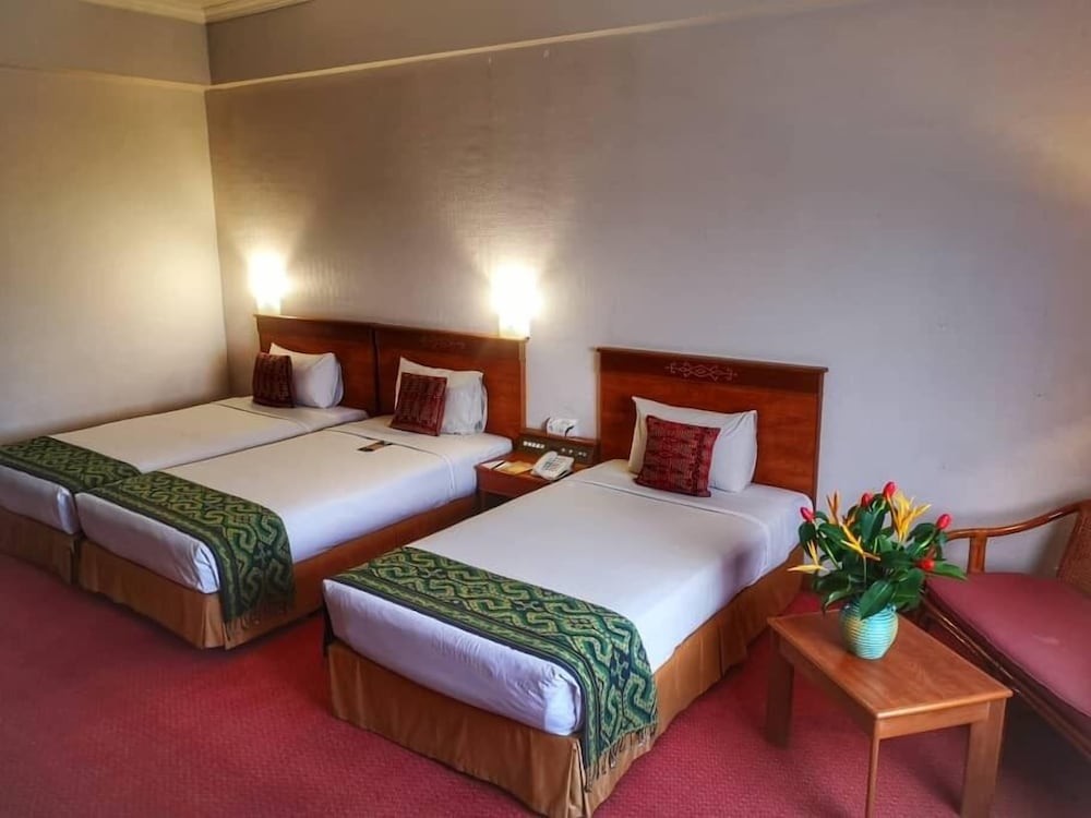 Deluxe Triple Room, 3 Twin Beds - Photo 10