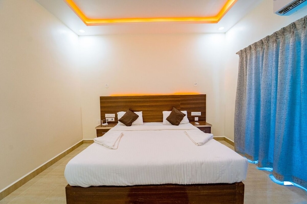 Deluxe Room - Photo 10