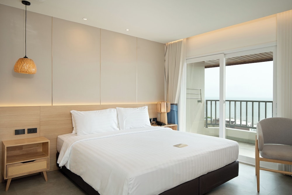 Deluxe Corner Sea View - Photo 2